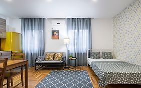 !Promo! Giallo Modern Studio-Free Private Parking-Fast Wi-Fi